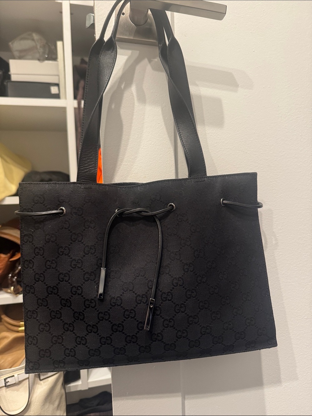 Gucci

GG Canvas GG Canvas drawstring Tote Bag Medium
